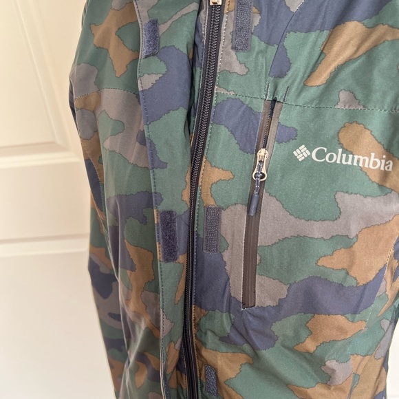 Columbia women’s golden grove shell in camouflage - Picture 5 of 16